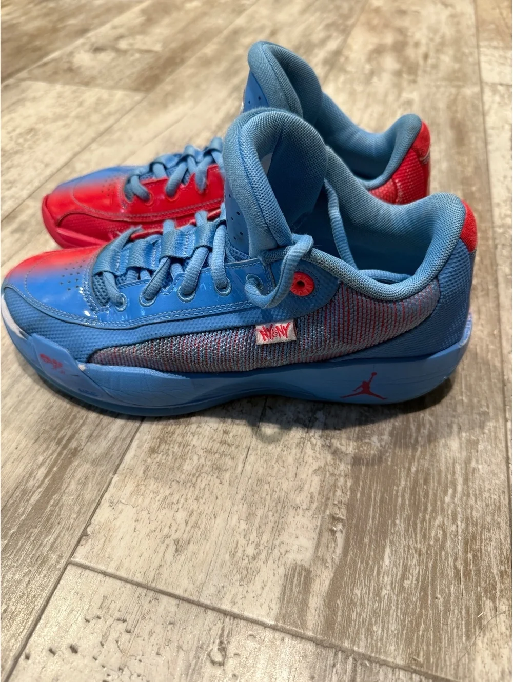 Jordan Luka .77 NY vs NY Men’s 8.5 Blue Red IB7166-400